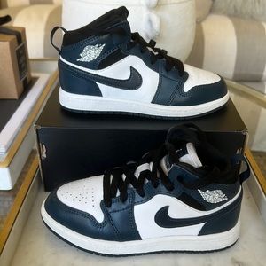 Kid’s Jordan 1 Mid Navy/White/Black